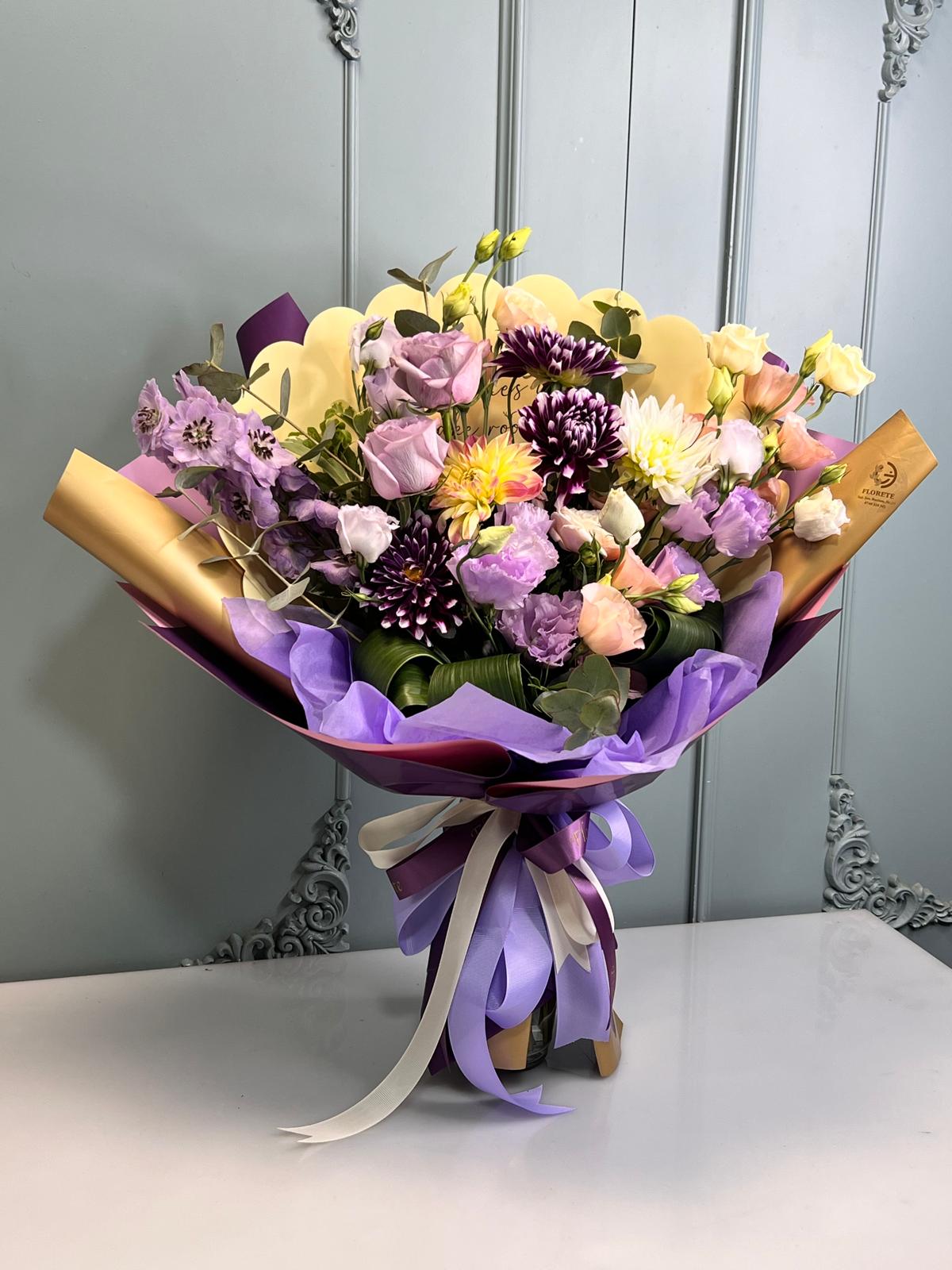 Buchet A Touch of Purple