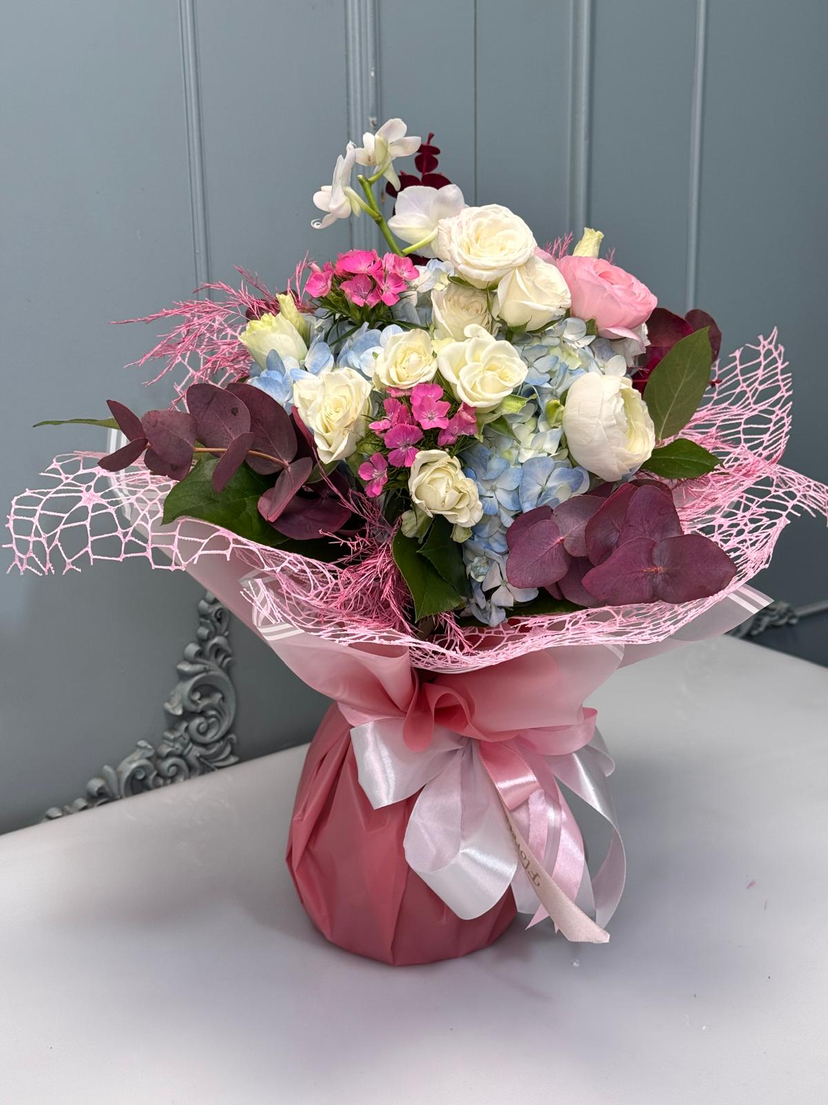 Buchet Vivid Blooms