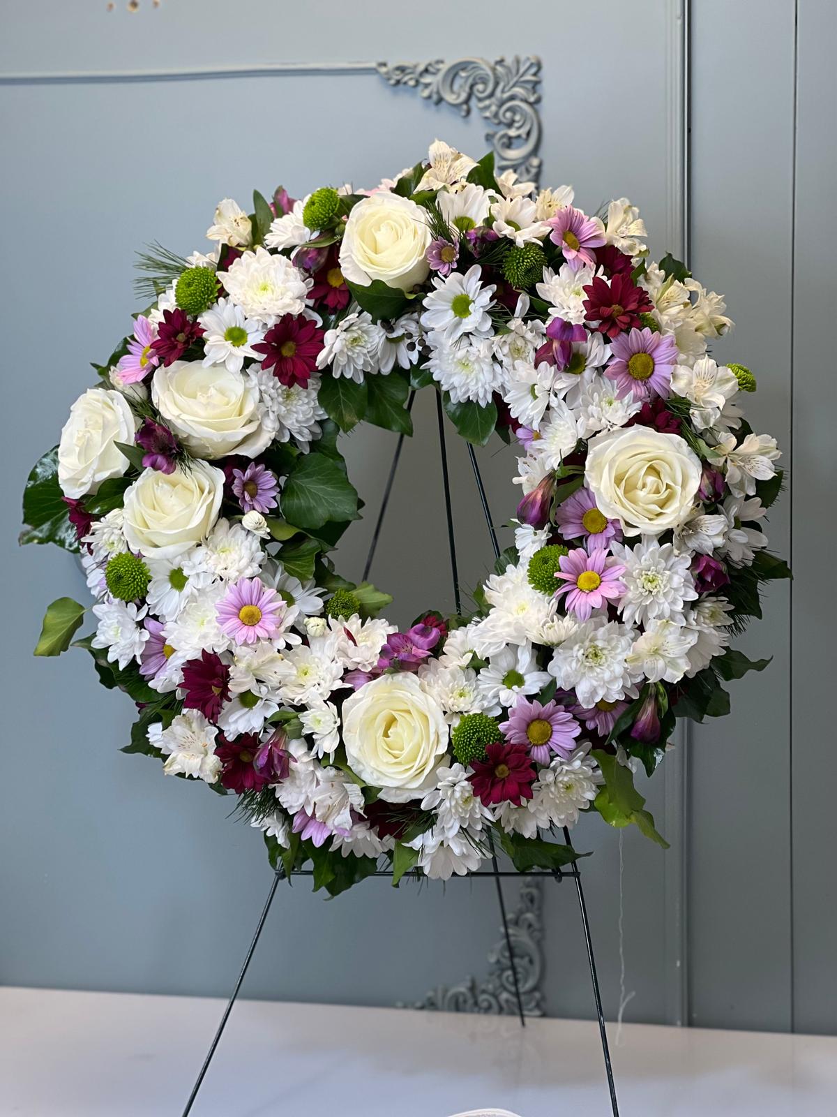 Coroană Funerară Rotundă în Memoria unei Vieți Frumoase