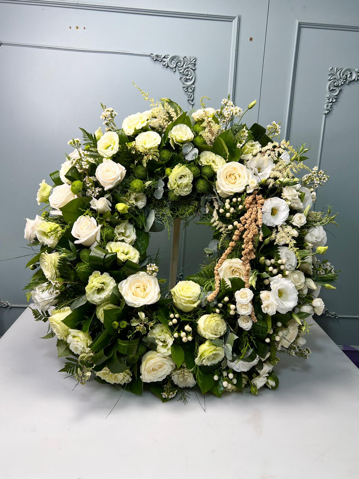 Coroană Funerară Rotundă Simbol al Eternității