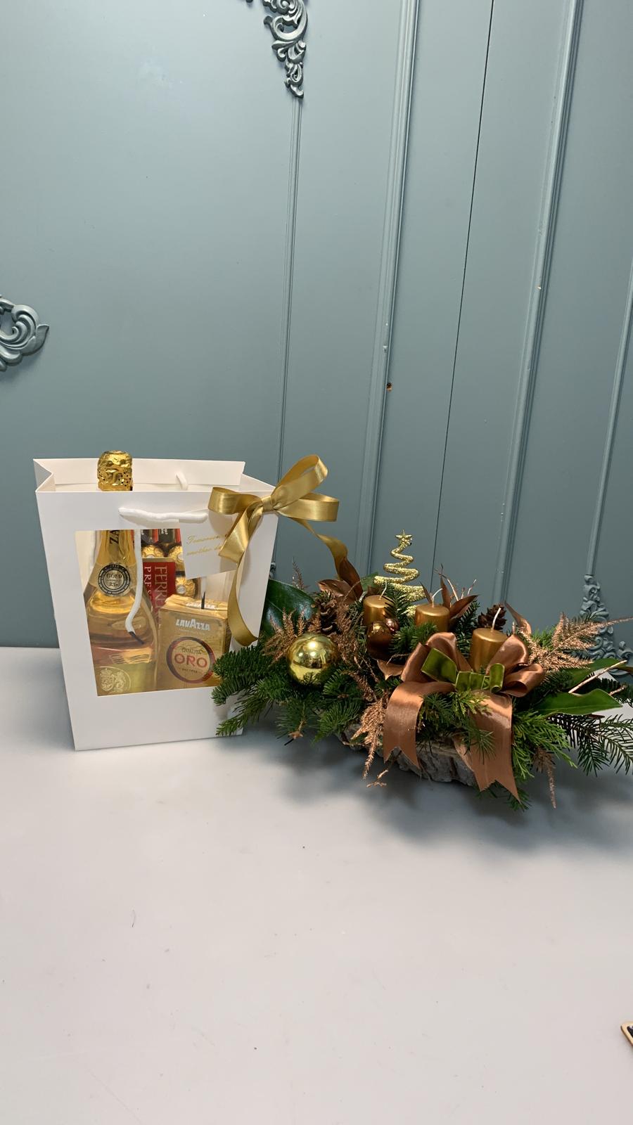 Aranjament A Touch of Christmas