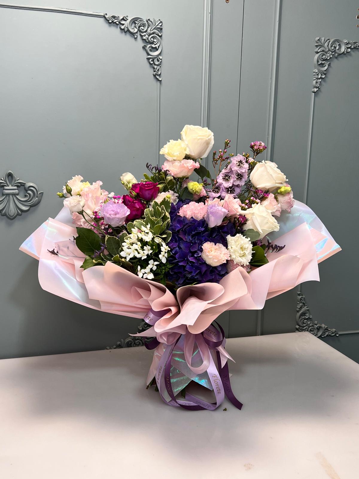 Buchet Majestic in Violet
