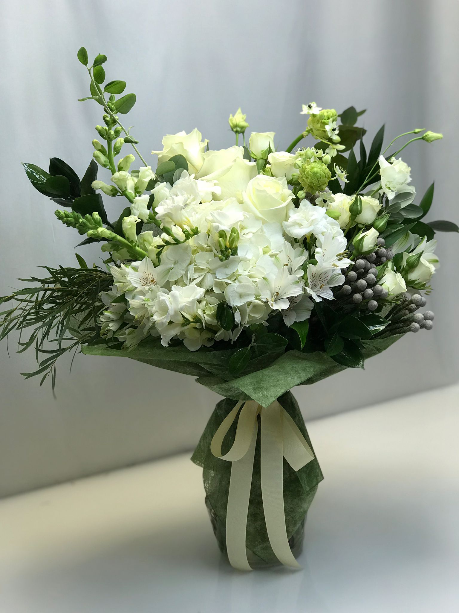 Buchet Echo Pure White Florete - Flori online Iasi