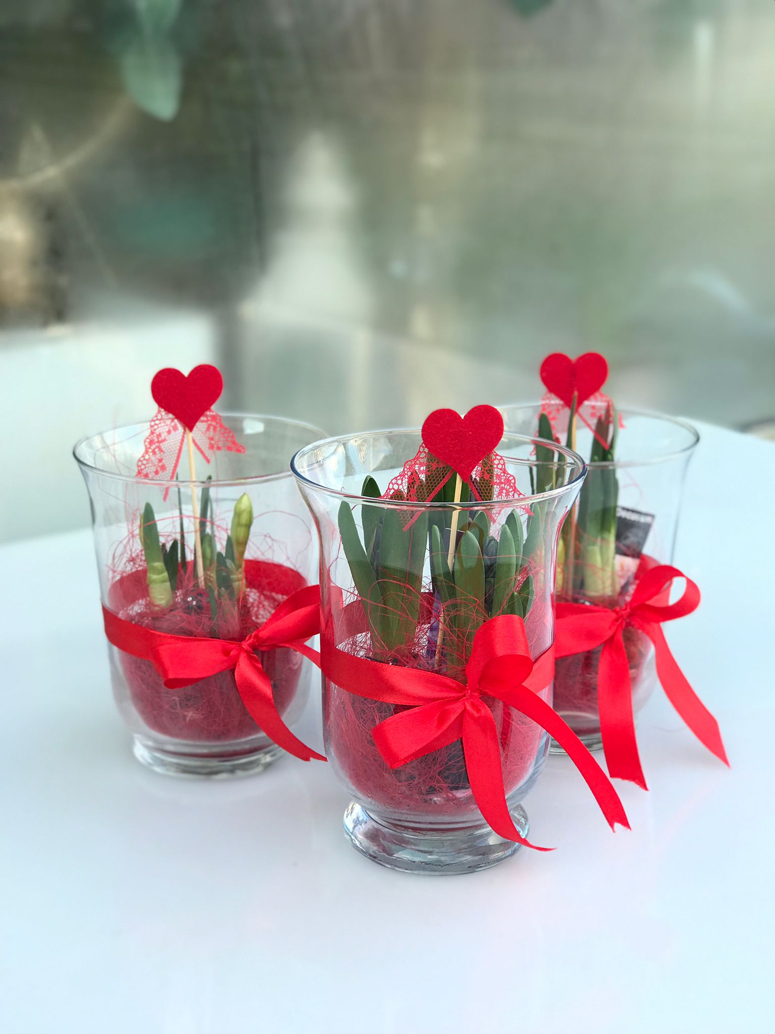 Pentru  Preț  sau Comenzi sunați la 0740338343 Florete - Flori online Iasi